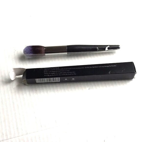 RAFFAELLO Flawless Powder Brush Black Handle Purple Bristles 8 inches - Picture 4 of 9